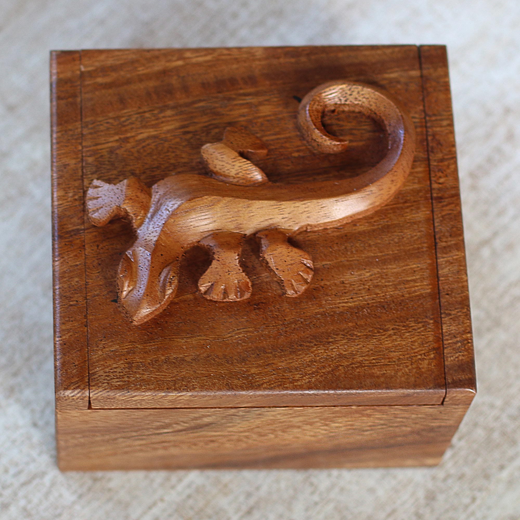Handcrafted Suar Wood Gecko Decorative Box - Protective Gecko